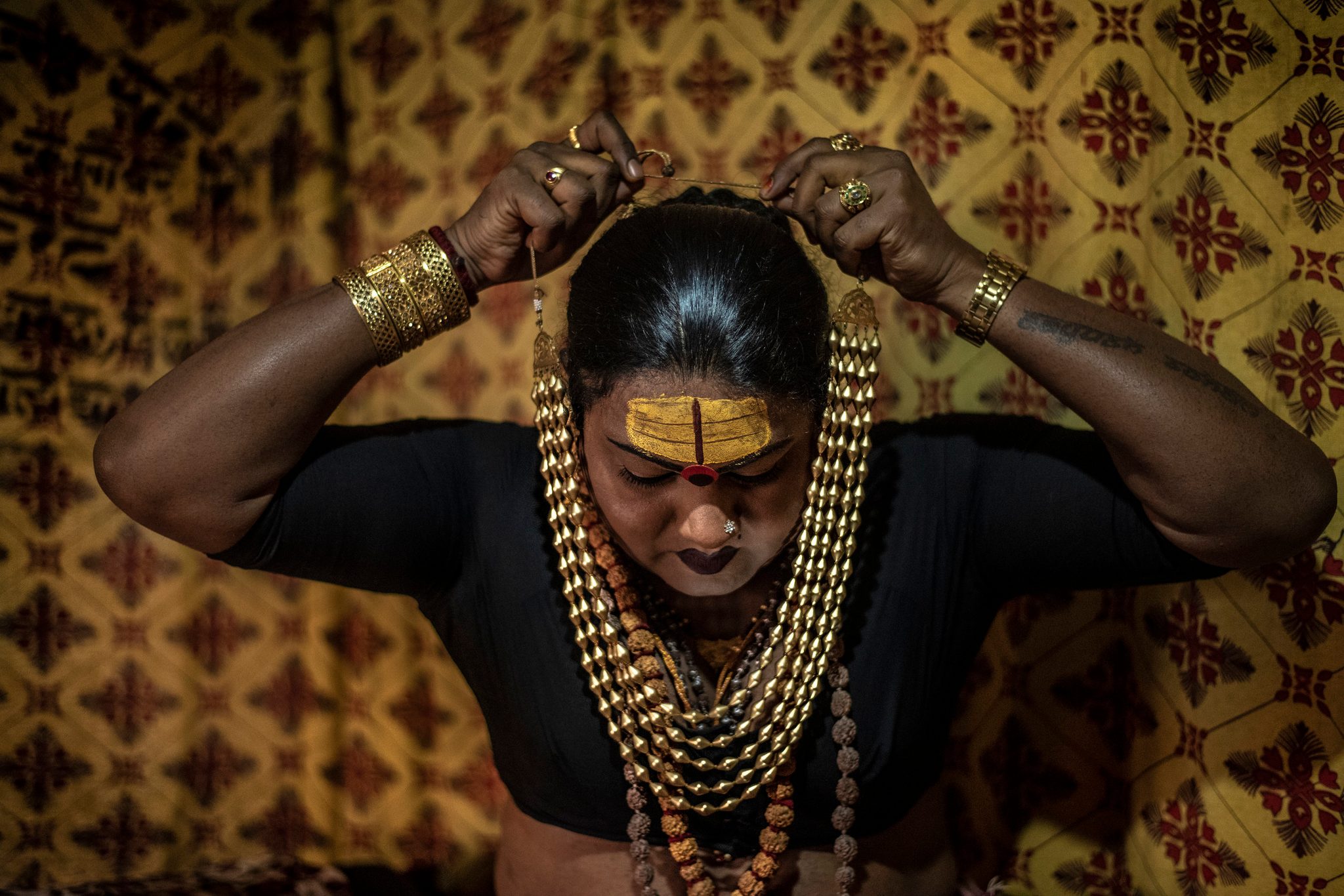 Mayuri Ma belongs to a sect of transgender Sadhus known within Hinduism as the Kinnar Akada. Like many transgenders in India, she faced the persistent and malicious discrimination that often led others to begging and prostitution. Her strength and ability to endure suffering led her to become a Kinnar Akada, where she can be a voice for those who are voiceless. When I asked her what made her different she replied “A stone cannot be sculpted without a few good hits, every thread in my saree is sewed with pain, and that made me different.” This year, she and her sisters, attend the Kumbh Mela for the first time.